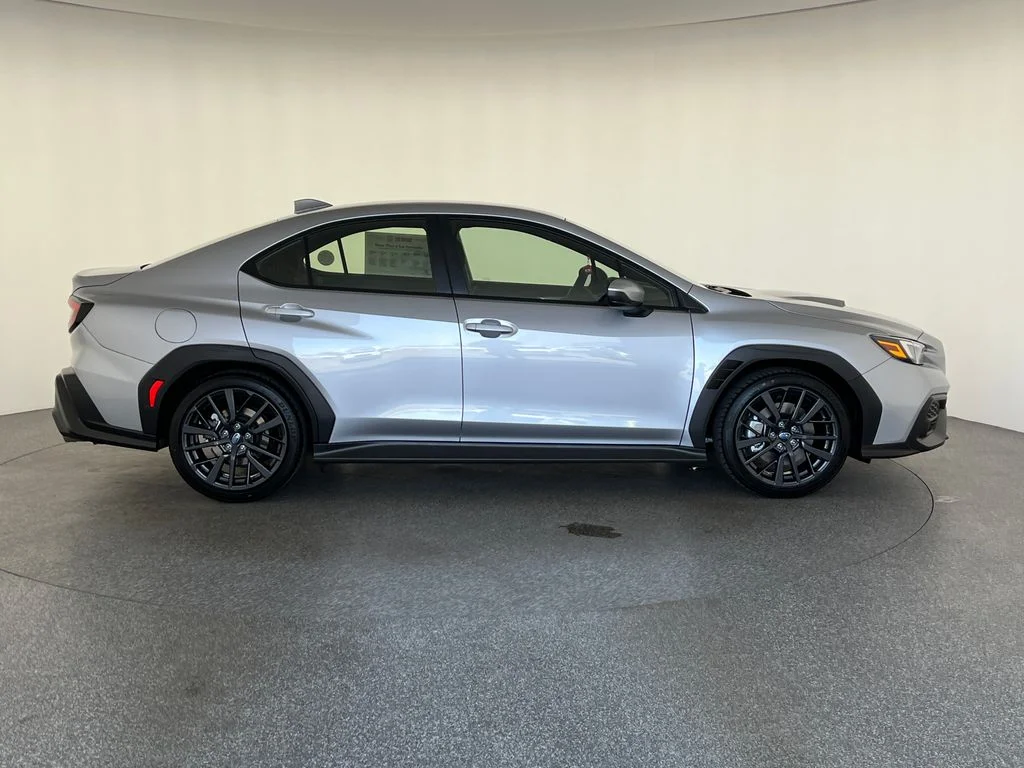 New 2026 ICE SILVER METALLIC Subaru Base image 2