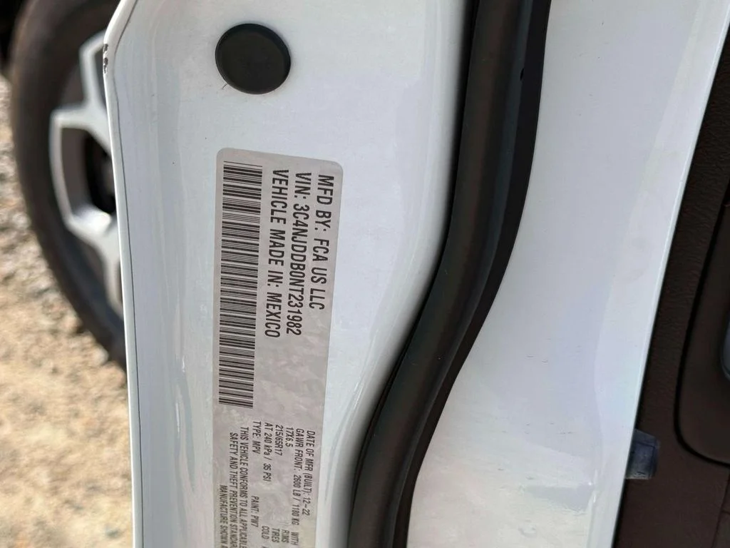 Used 2022 White Jeep Trailhawk image 17