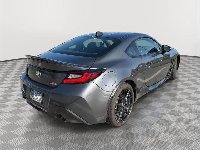 Certified Used 2022 PAVEMENT Toyota  image 3