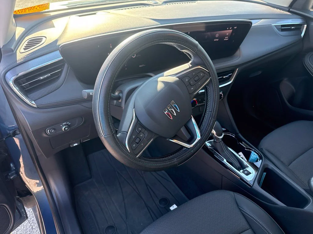 Used 2025 Blue Buick Preferred image 10