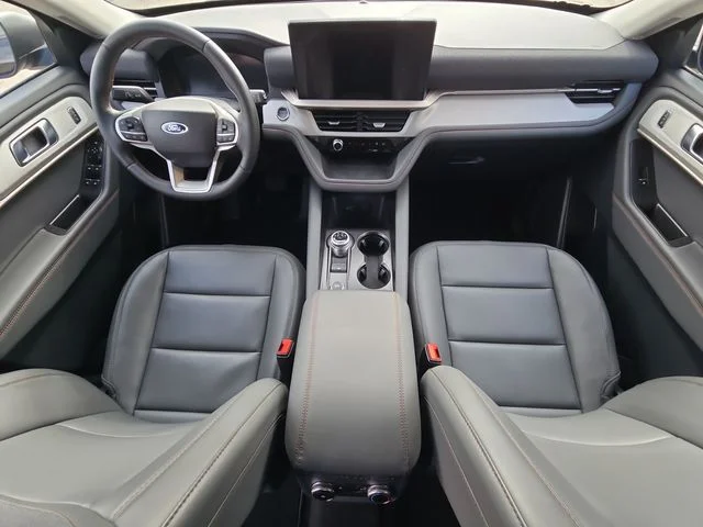 Used 2026 Agate Black Metallic Ford Active image 32