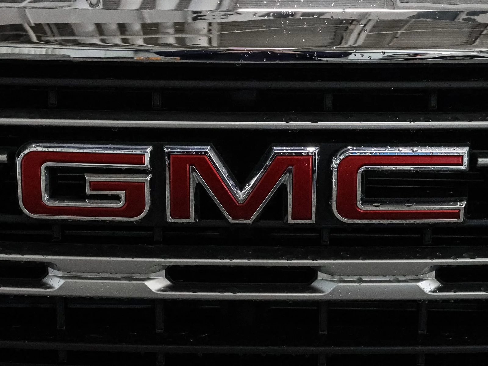 New 2026 White GMC SLE image 13