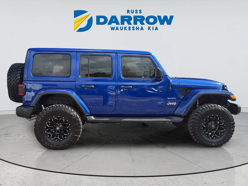 Used 2019 Blue Jeep Unlimited Sahara image 6