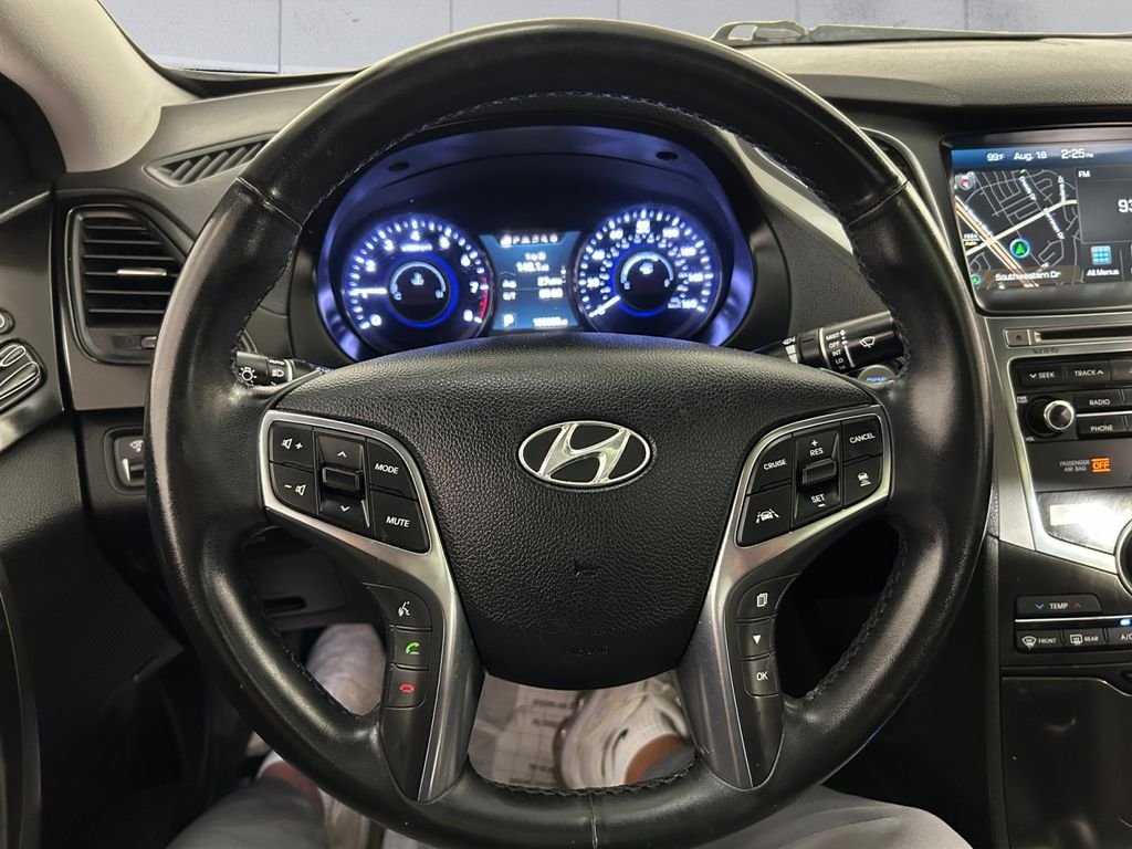 Used 2016 White Hyundai Limited image 9