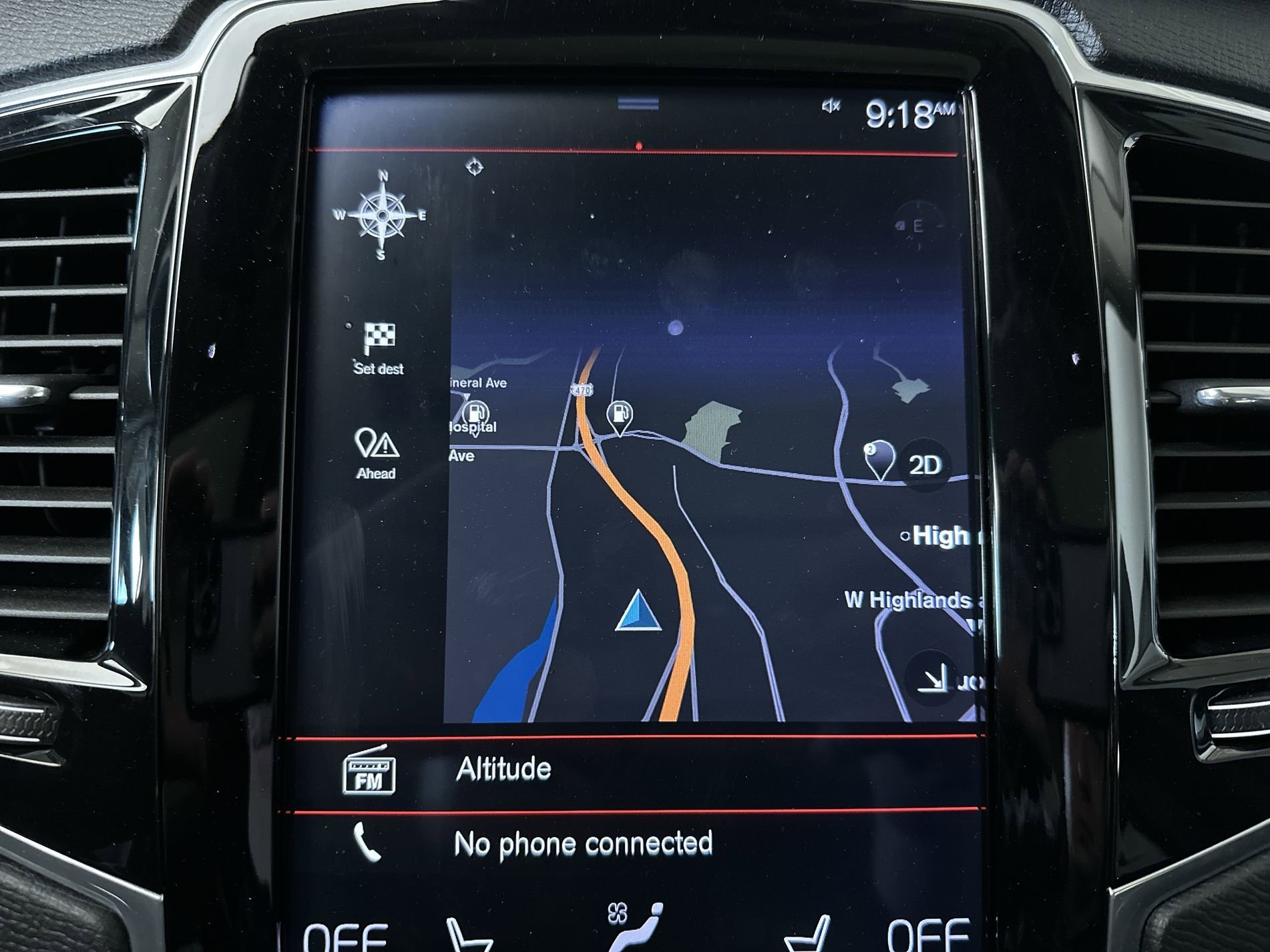 Used 2018 Onyx Black Metallic Volvo Momentum image 20