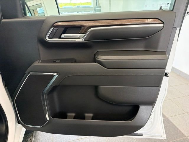 Used 2024 White Chevrolet RST image 13