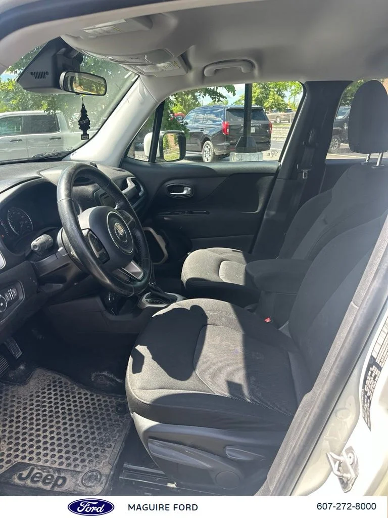 Used 2017 White Jeep Latitude image 14