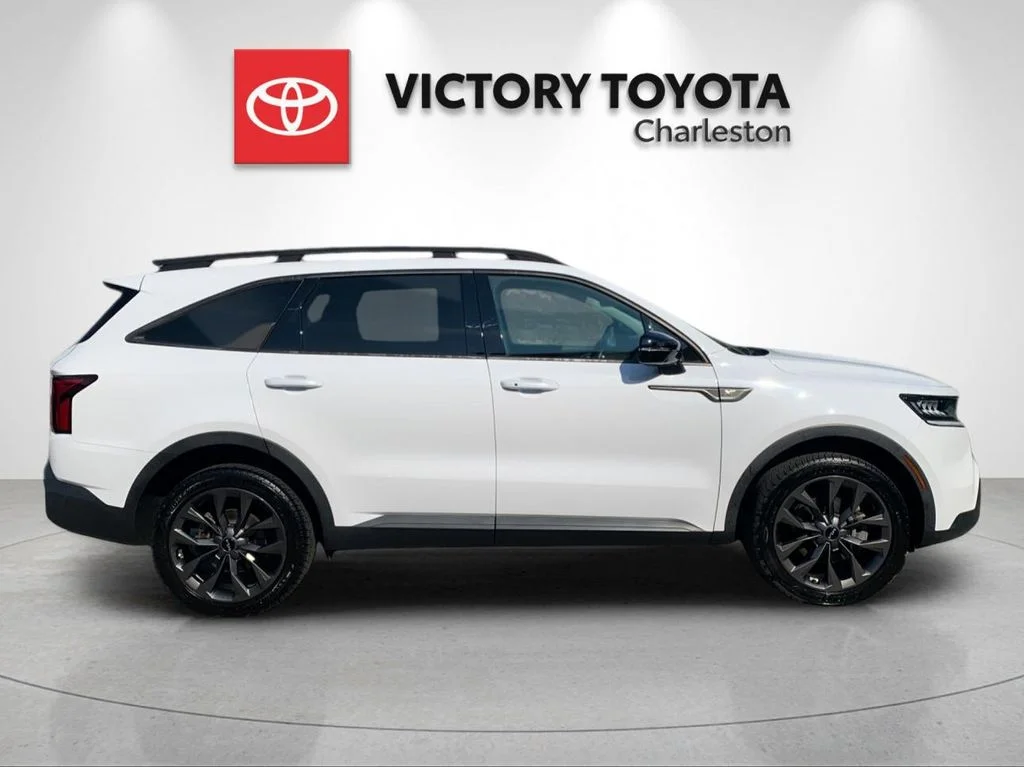 Used 2023 White Kia X-Line EX image 6