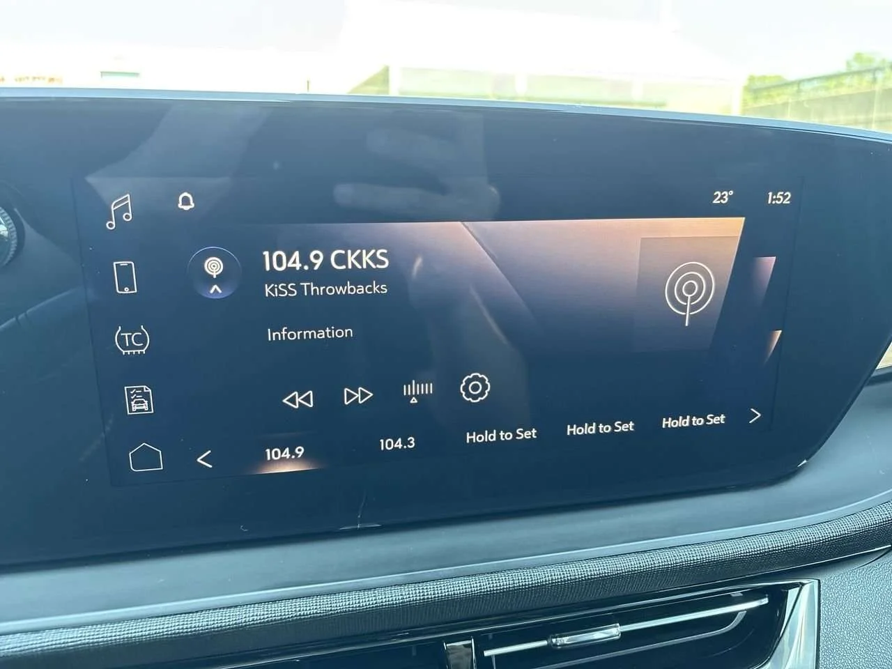 Used 2024 Ebony Twilight Metallic Buick FWD Avenir Dilawri Certified   Local BC   No Accid image 24