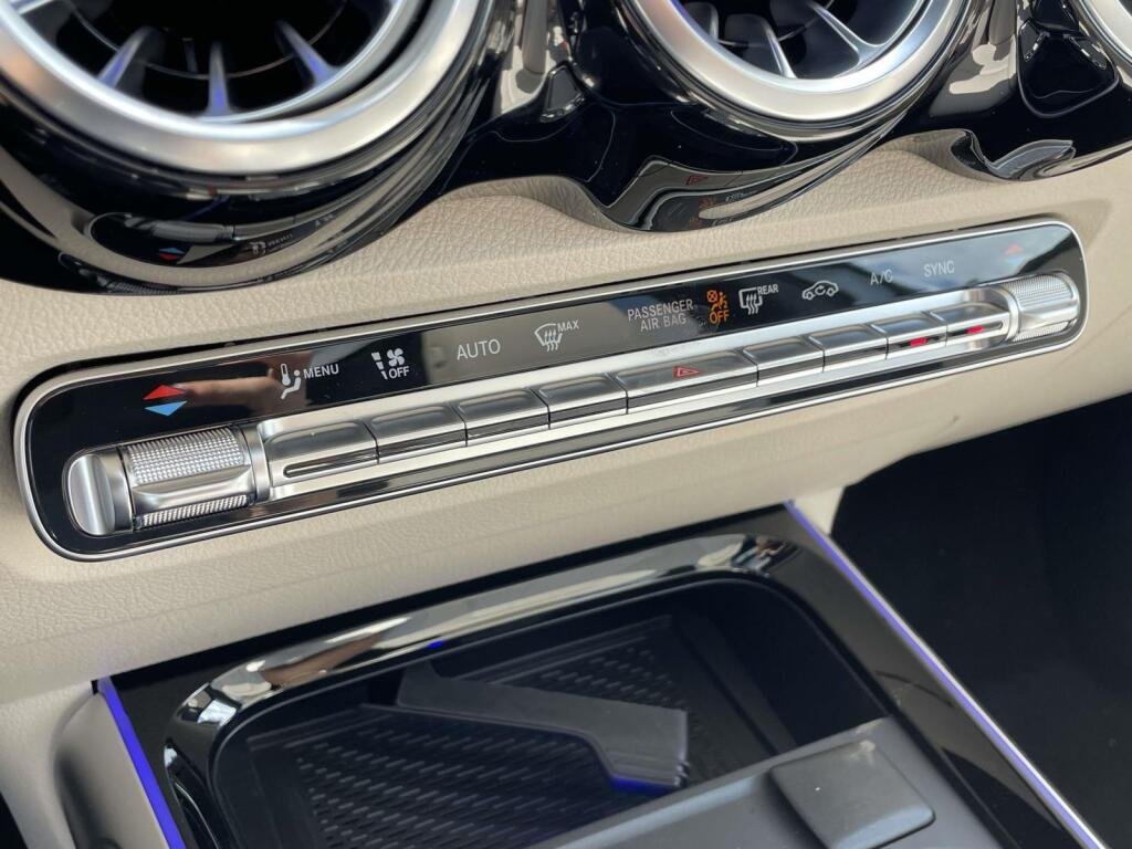 New 2026 Cirrus Silver Metallic Mercedes-Benz GLB 250 image 29