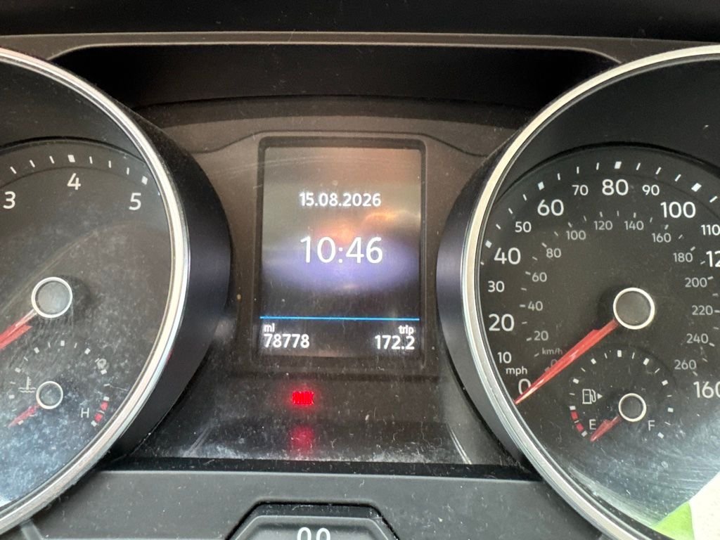 Used 2018 Black Volkswagen 2.0T SE image 13