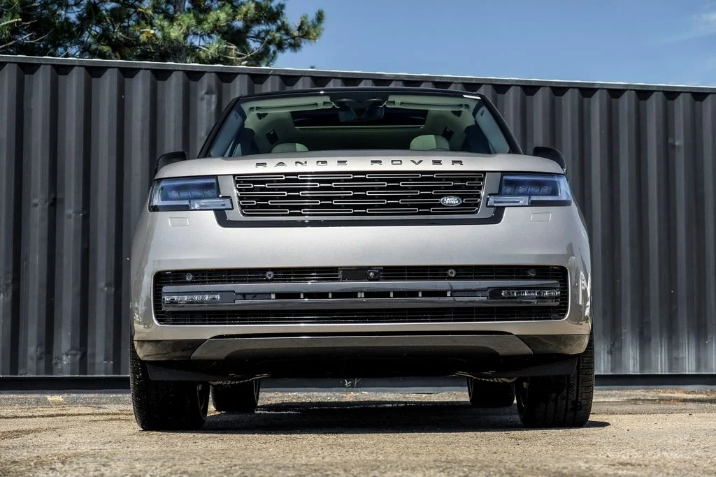 New 2026 Batumi Gold Land Rover SE image 5