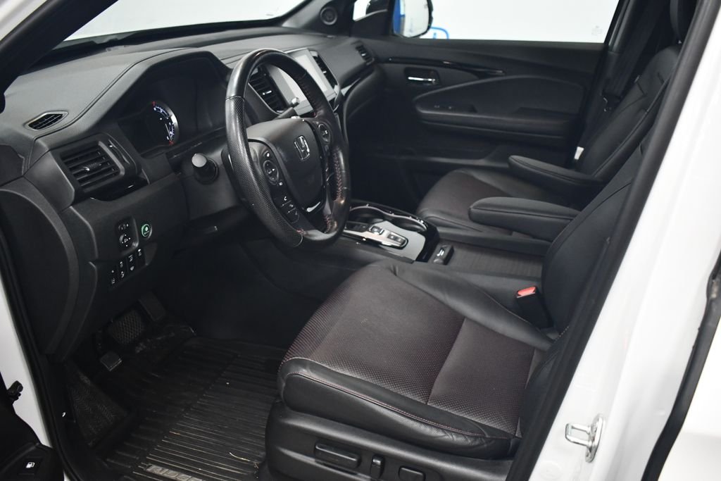 Certified Used 2023 Platinum White Pearl Honda Black Edition image 16