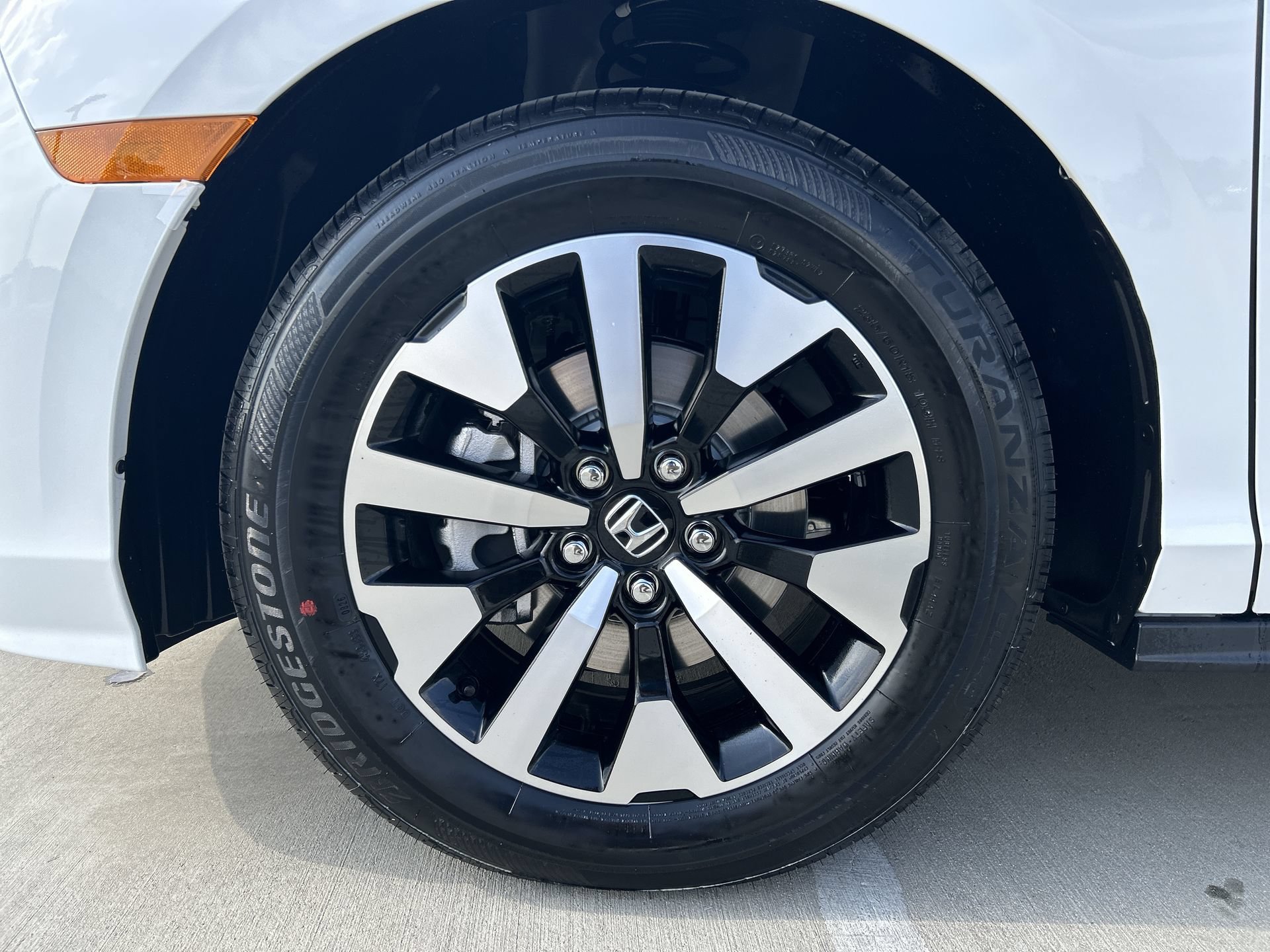 2026 Honda Odyssey EX-L - Photo 19