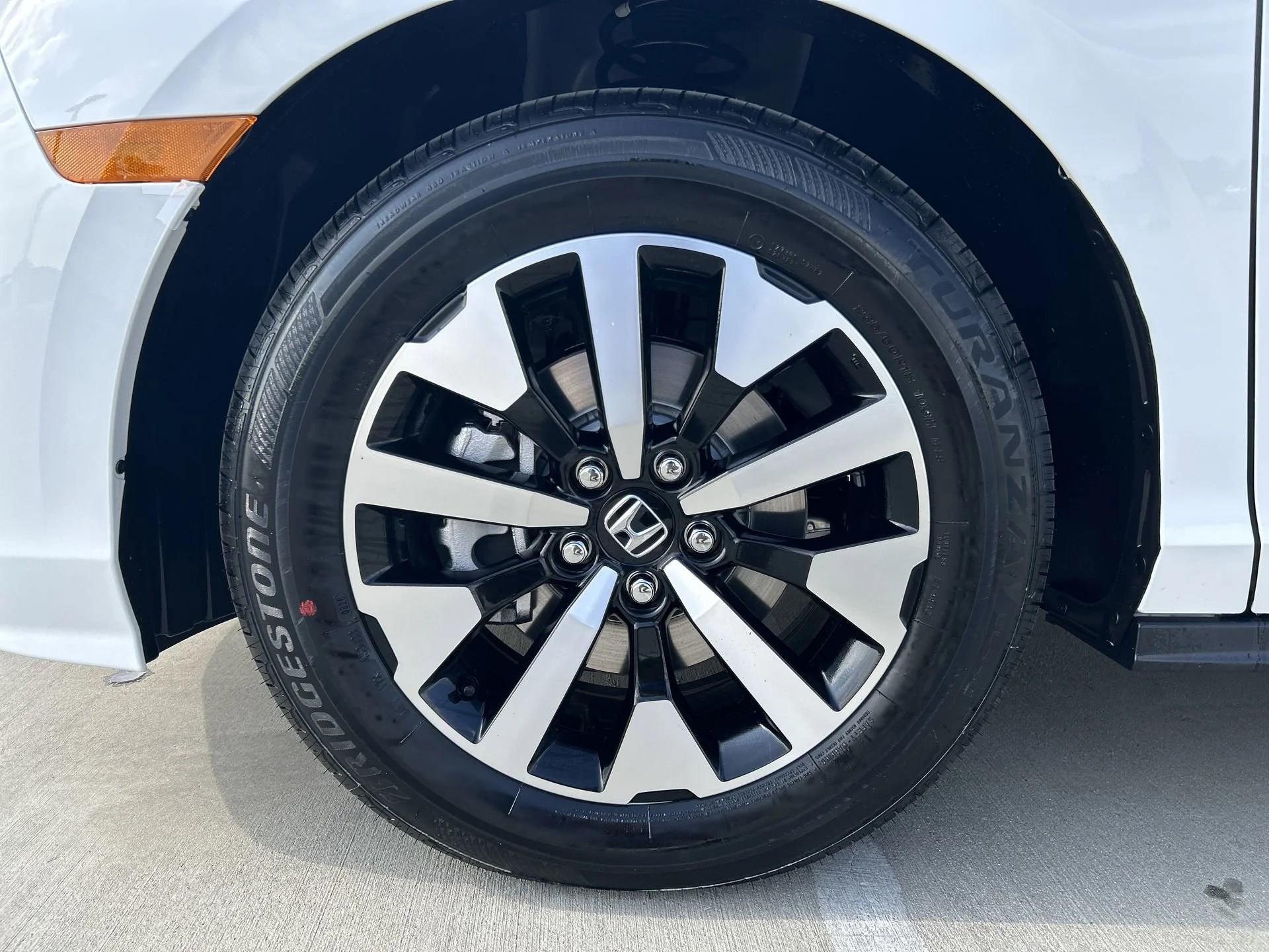2026 Honda Odyssey EX-L - Photo 19