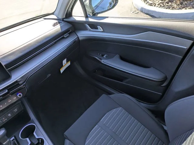 New 2026 Snow White Pearl Kia LXS FWD image 9