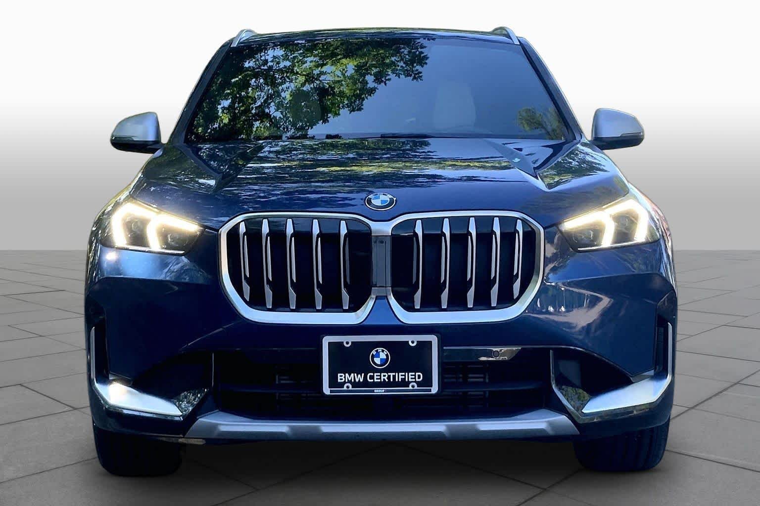 Used 2023 Phytonic Blue Metallic BMW xDrive28i image 3