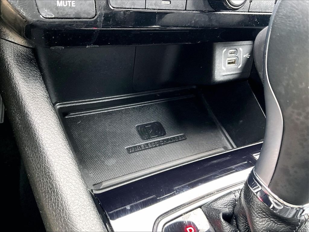 Used 2023 Silver Jeep Limited image 27