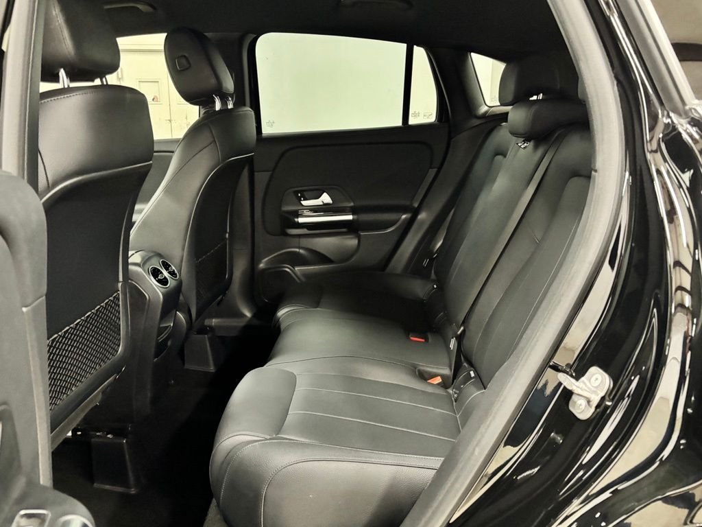 Used 2025 Black Mercedes-Benz GLA 250 image 21