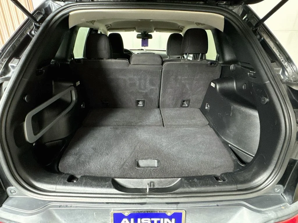 Used 2016 Black Jeep Latitude image 30