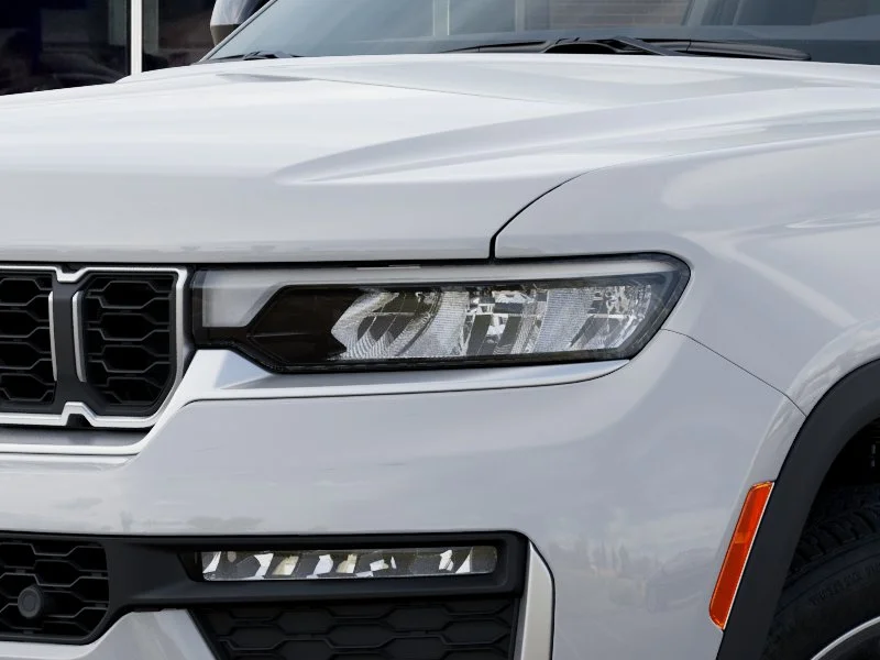 New 2026 Bright White Clear-Coat Exterior Paint Jeep Limited image 39