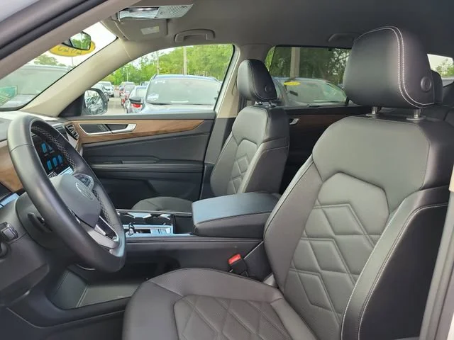 2024 Volkswagen Atlas SE w/Tech - Photo 23