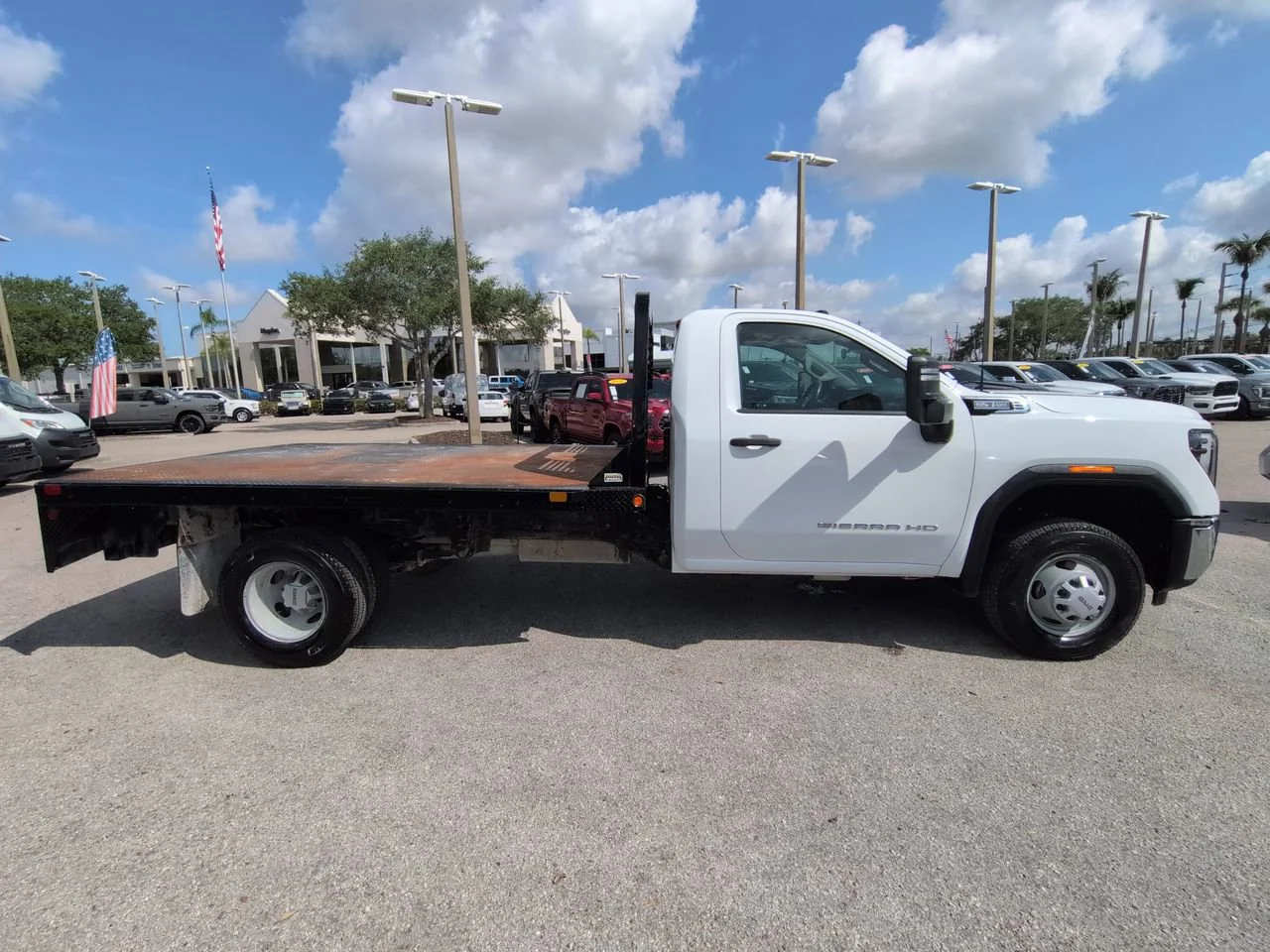 Used 2024 Summit White GMC Pro image 4