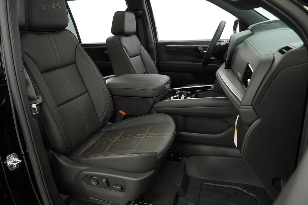 New 2026 Black Chevrolet High Country image 34