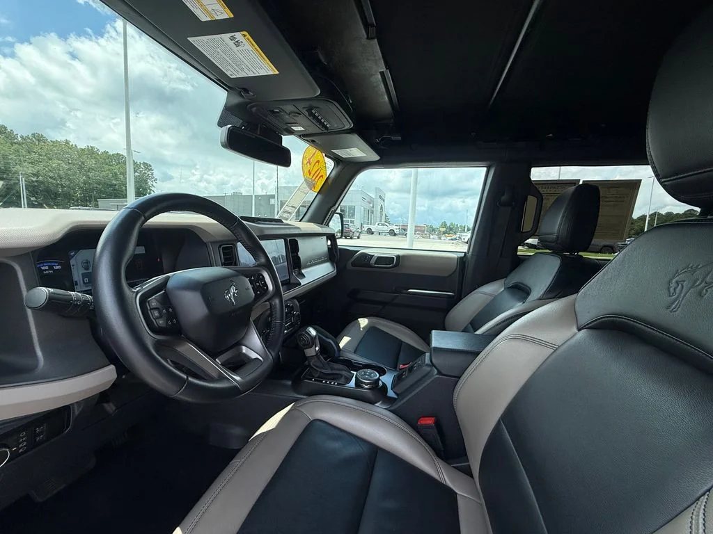 Used 2024 Gray Ford Wildtrak image 20