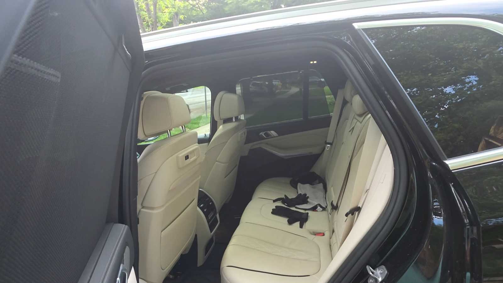 Used 2020 Black Sapphire Metallic BMW xDrive40i image 22