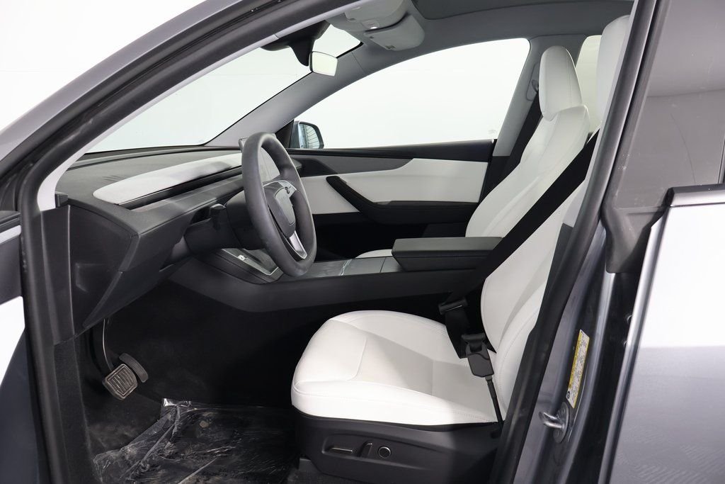 Used 2026  Tesla Premium image 10