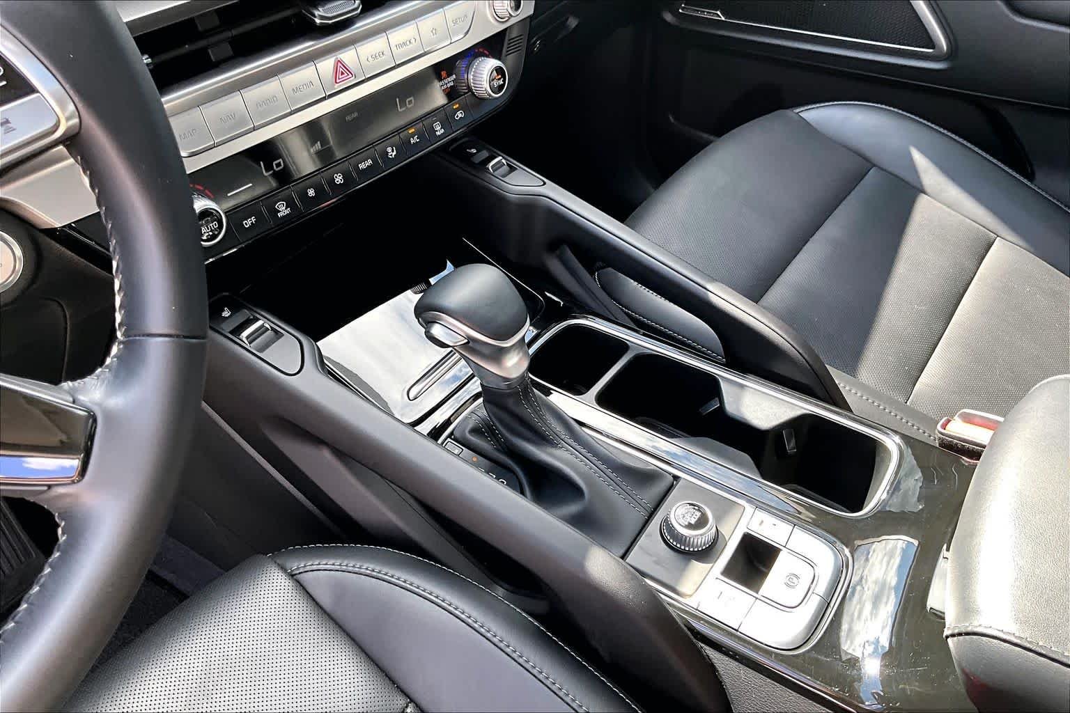 Used 2025 Glacial White Pearl Kia S image 15