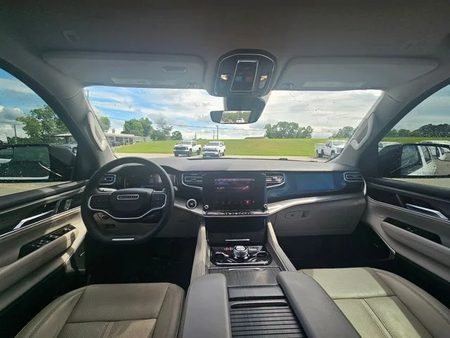 Used 2023 White Jeep Series III image 12