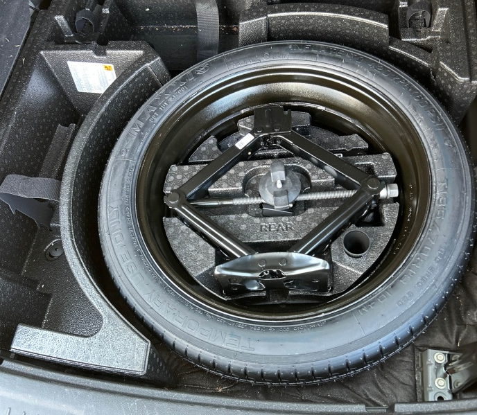 Used 2023 Black Cadillac Luxury image 10
