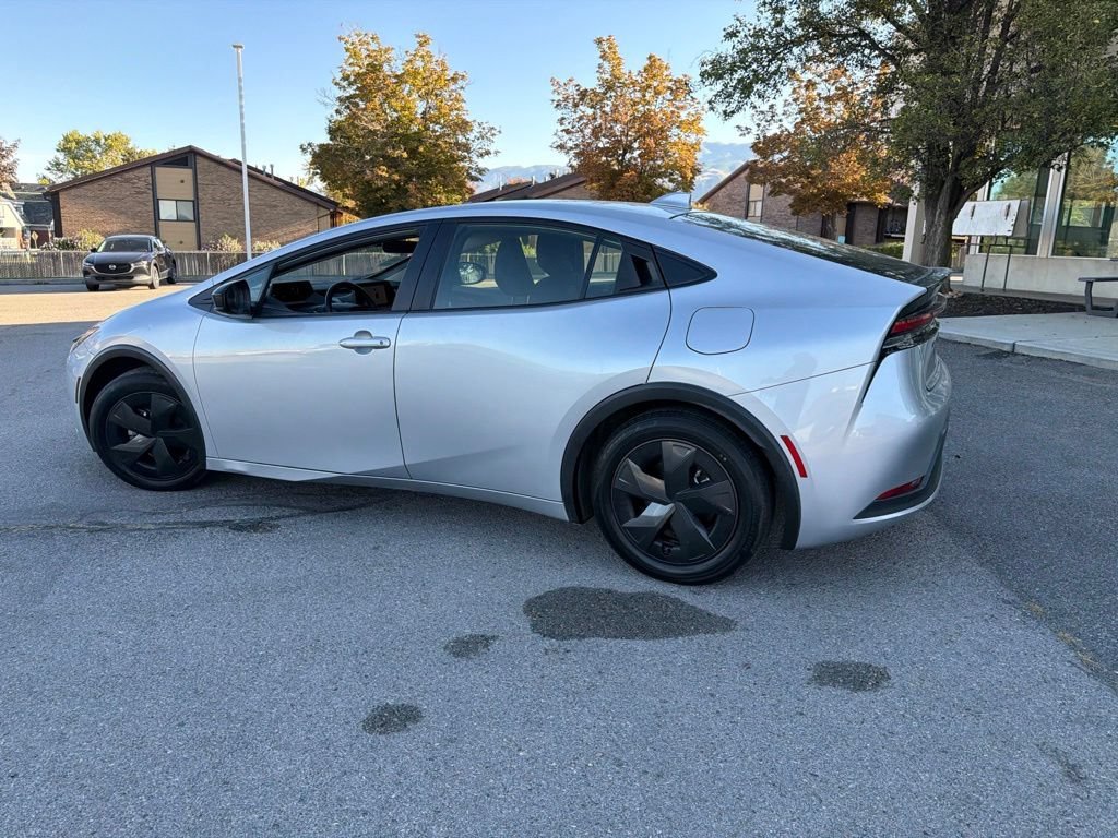 Used 2025 Cutting Edge Toyota LE image 9
