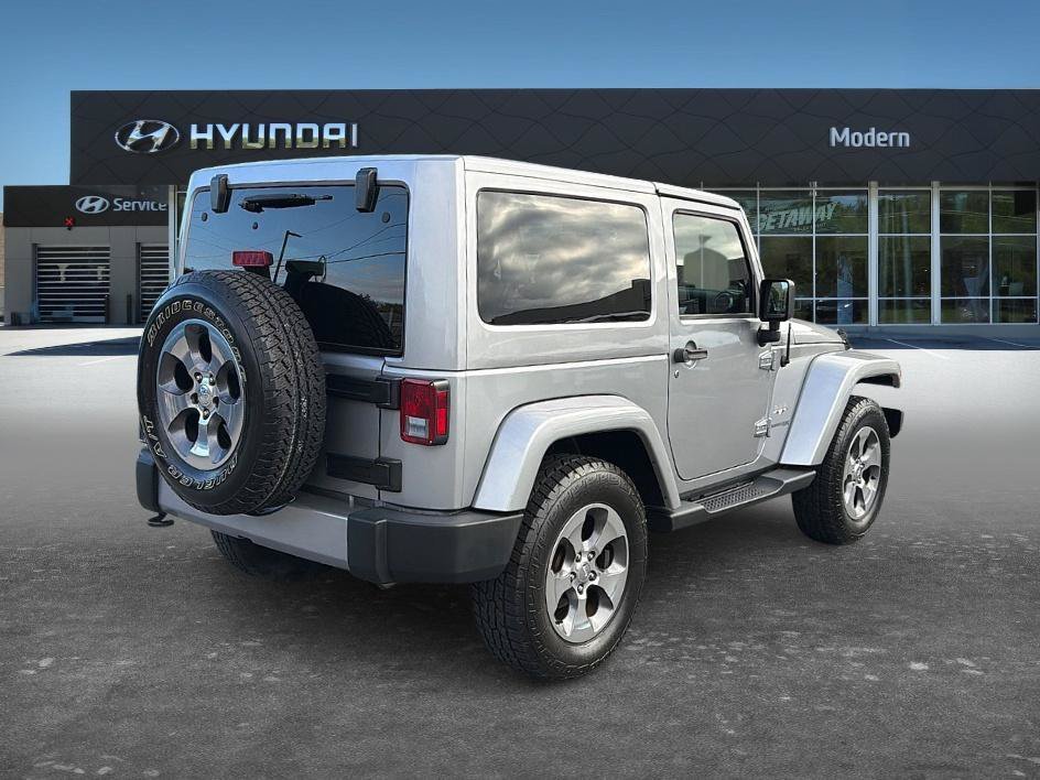 Used 2018 Billet Silver Metallic Clearcoat Jeep Sahara image 5
