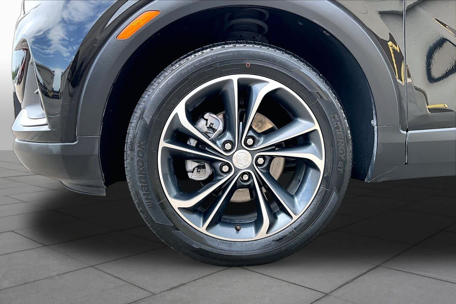 Used 2023 Ebony Twilight Metallic Buick Select image 11