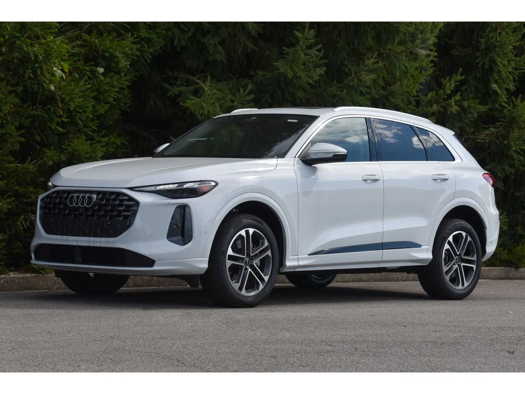 Used 2025 Glacier White Metallic Audi Premium image 8