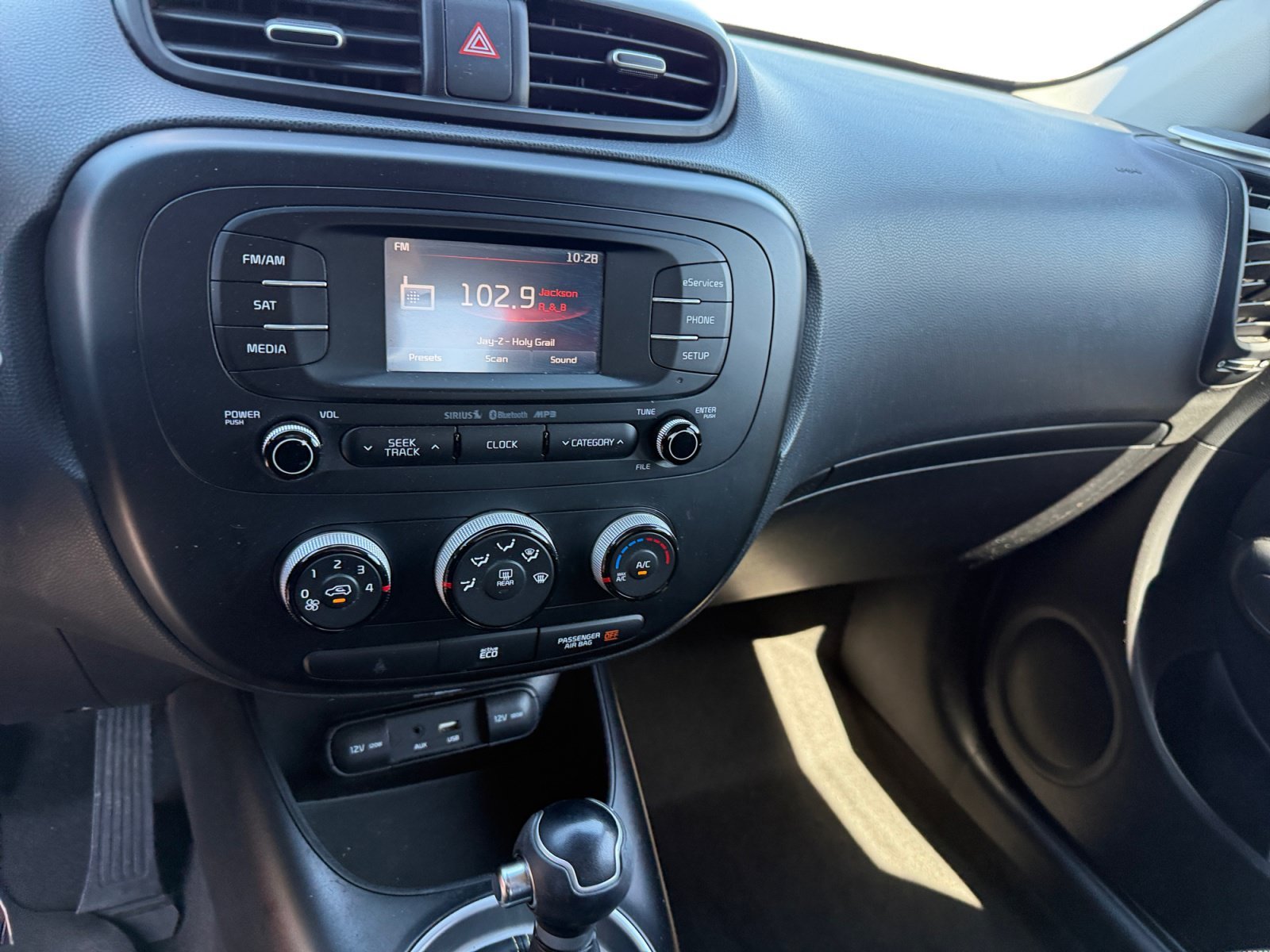 Used 2015 Inferno Red Kia Plus image 12