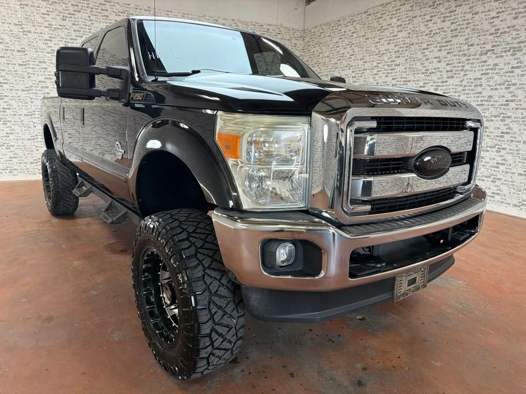 Used 2015 Tuxedo Black Metallic Ford Lariat image 9