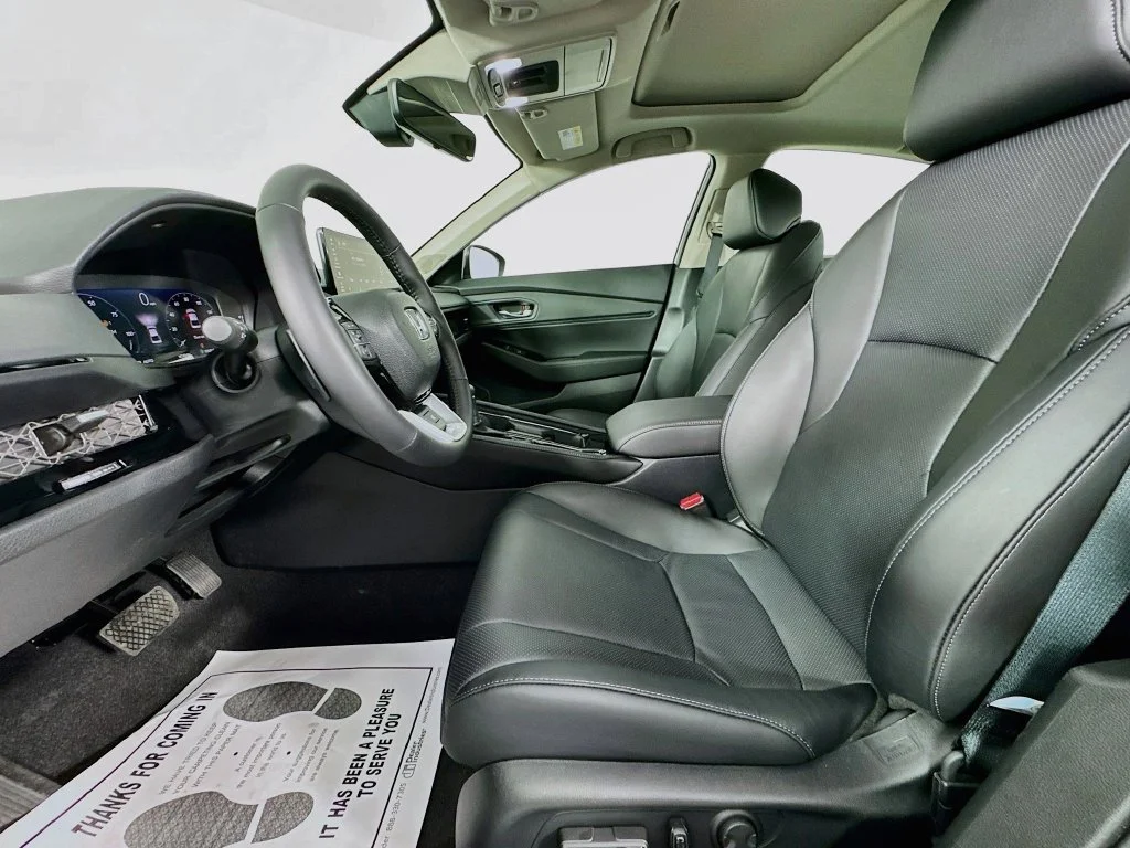 New 2026 Urban Gray Pearl Honda Touring image 30