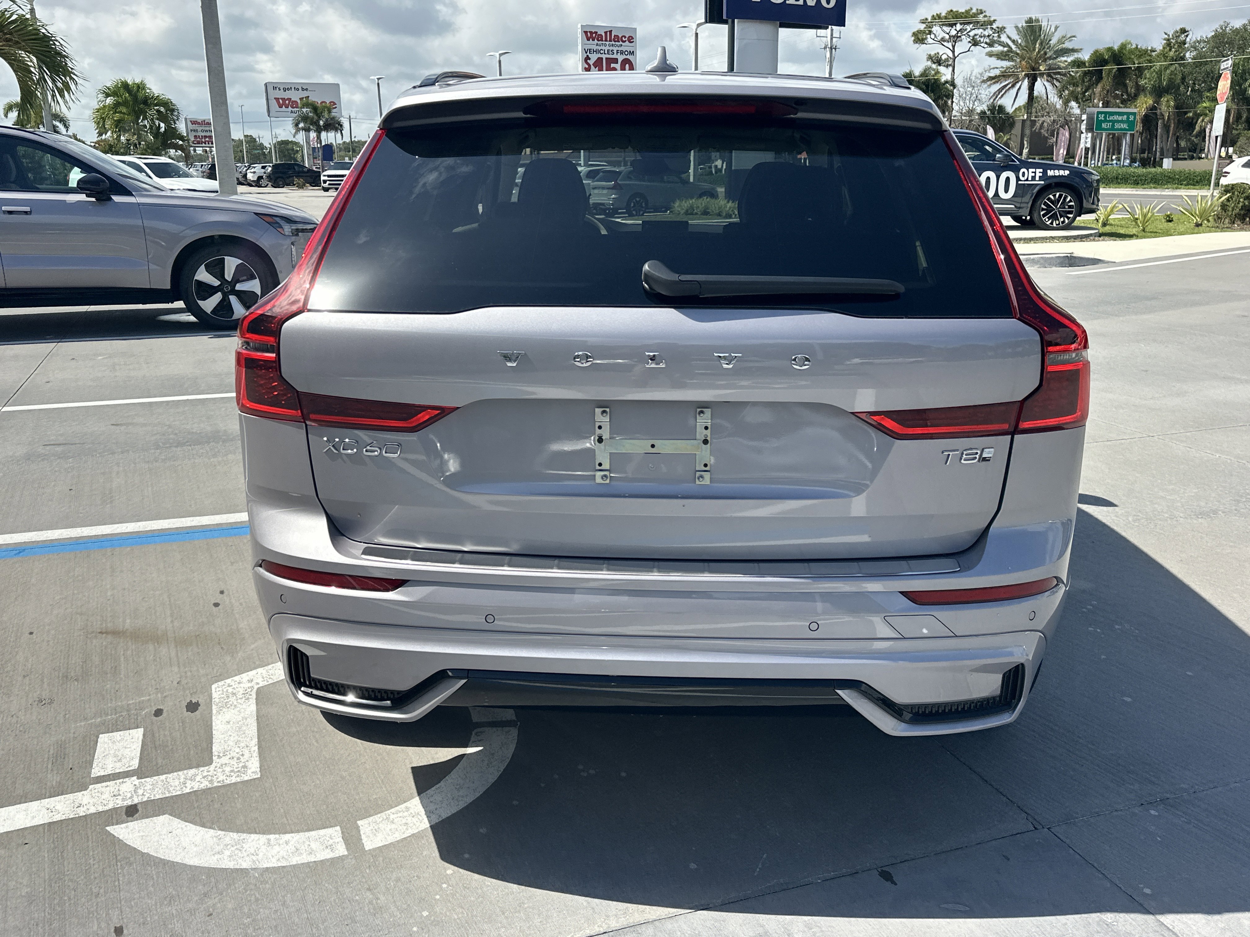 New 2026 Aurora Silver Volvo Ultra image 8