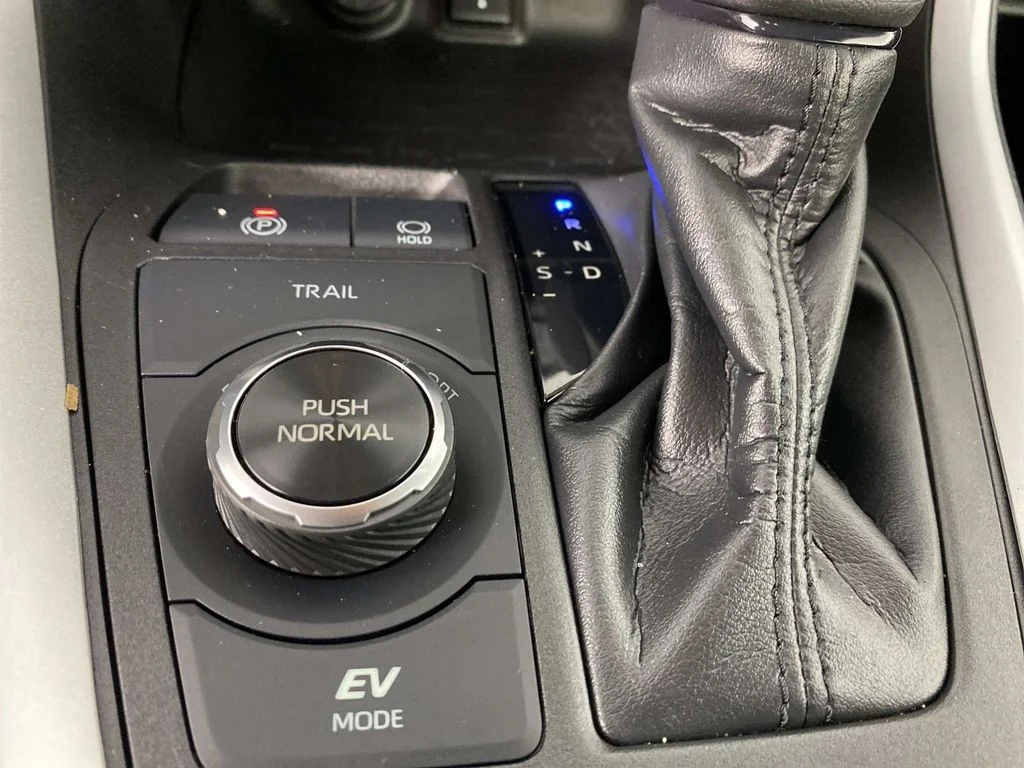 Used 2021 Silver Toyota LE image 22