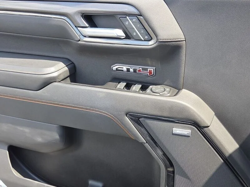 Used 2022 Summit White GMC AT4 image 30