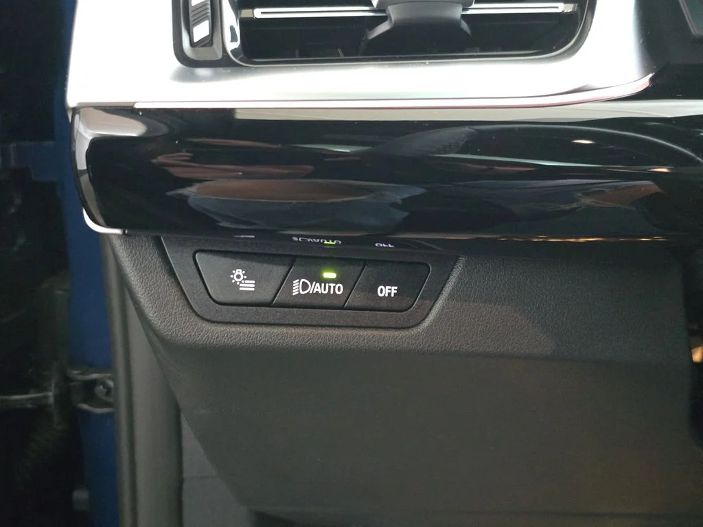 Used 2026 Night Dusk Blue Metallic BMW xDrive28i image 27