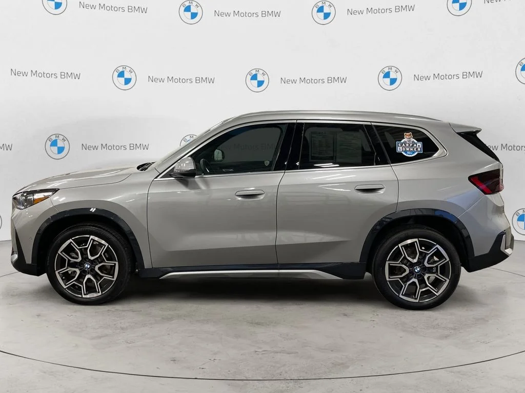 Used 2026 Silver Metallic BMW xDrive28i image 2