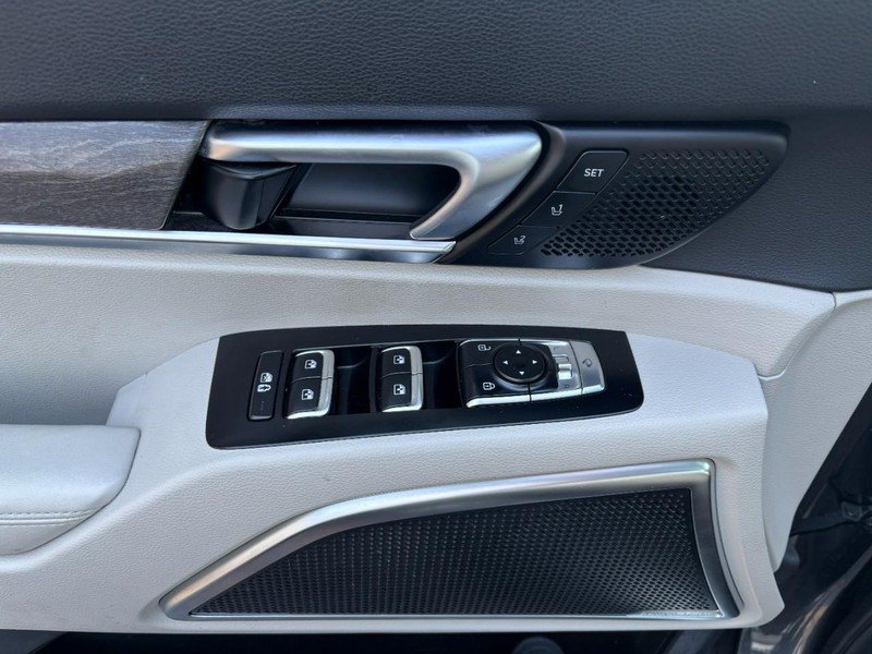 Used 2021 Gravity Grey Kia SX AWD image 18