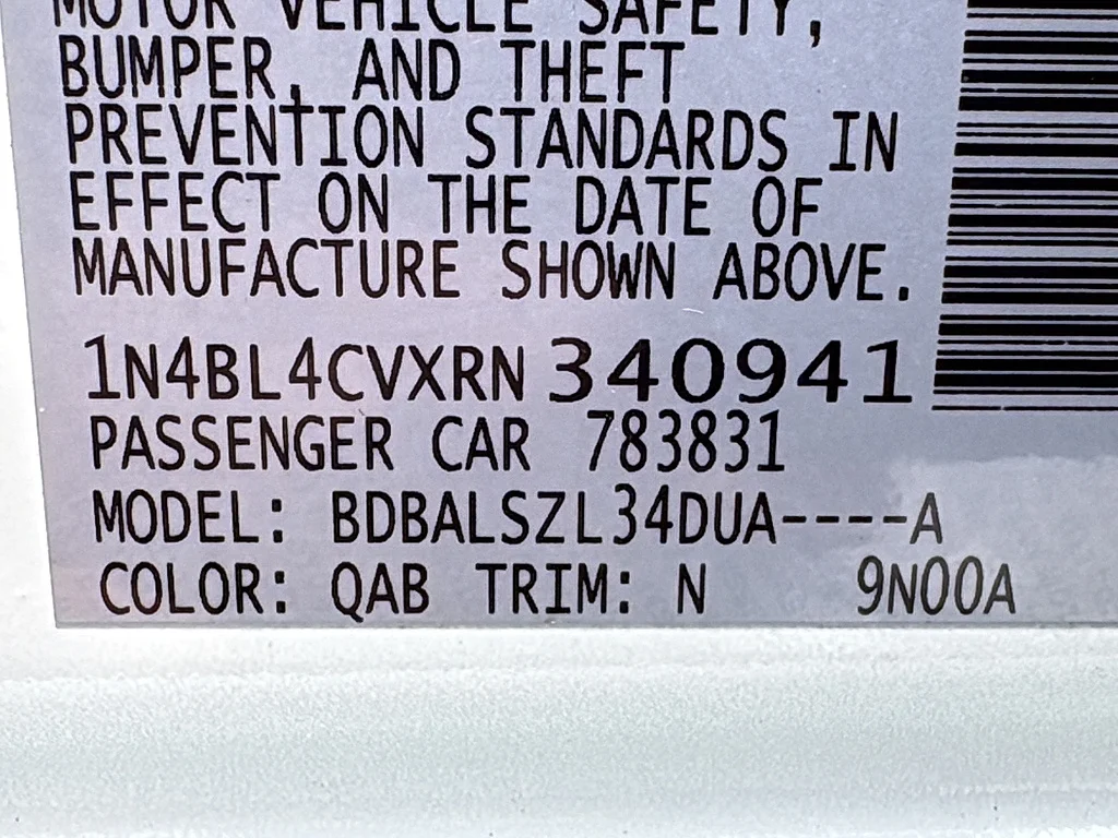 Used 2024 WHITE Nissan  image 35