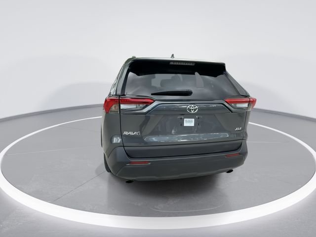 2021 Toyota RAV4 XLE - Photo 6