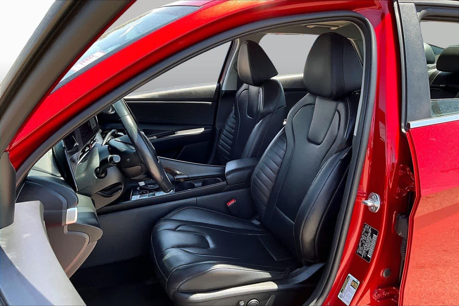 Used 2025 Ultimate Red Hyundai Limited image 8
